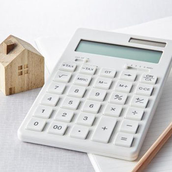 社宅控除の仕組みとは？課税・非課税の判断基準や計算・仕訳方法も解説